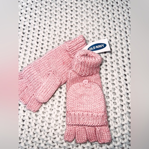 Old Navy Textured Basket-Weave Ear Warner & Honeycomb-Knit Convertible Gloves - Picture 4 of 6